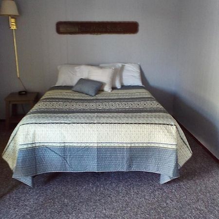 The Monarch Motel Cheboygan Buitenkant foto