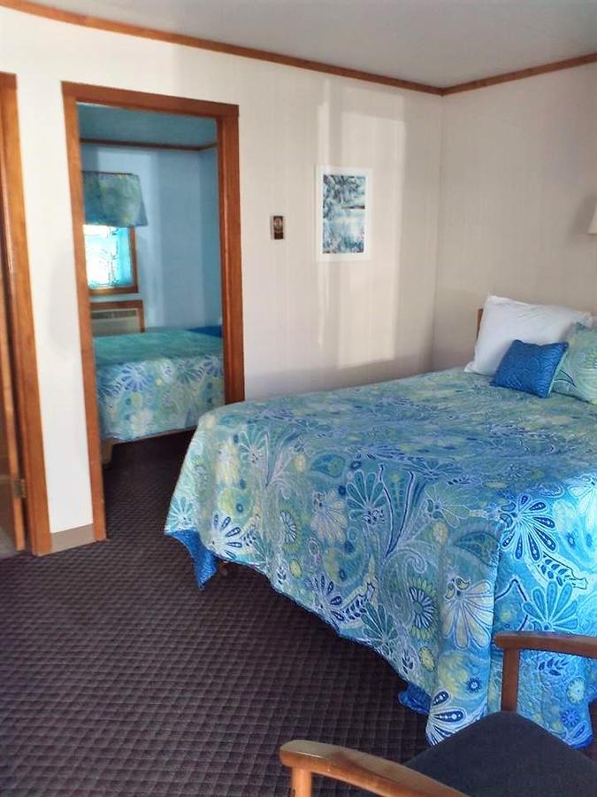 The Monarch Motel Cheboygan Buitenkant foto